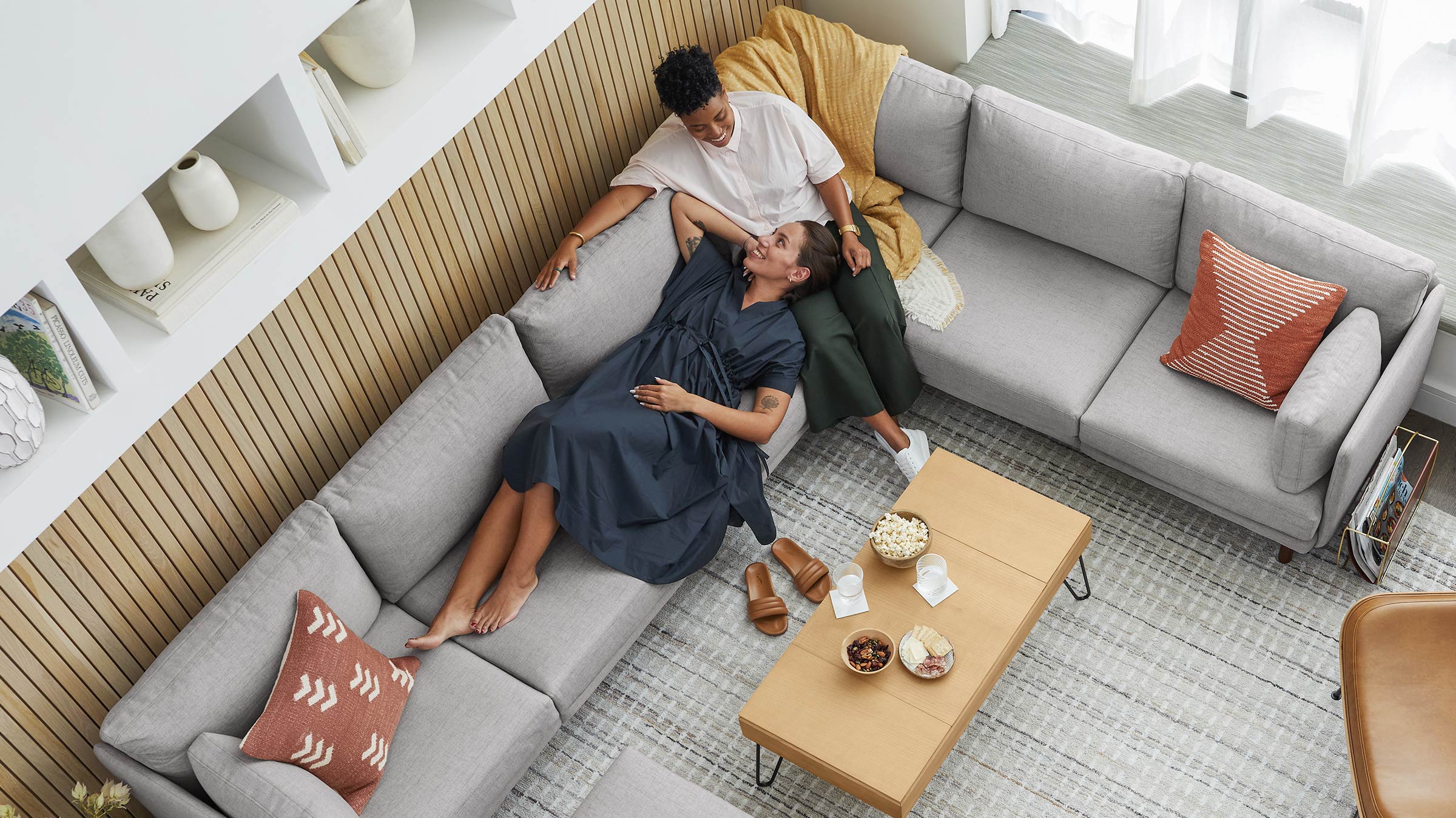 02_Field_CornerSectional_Lifestyle_ff1ffd06-a3ed-450c-adeb-a68436454ff9.jpg