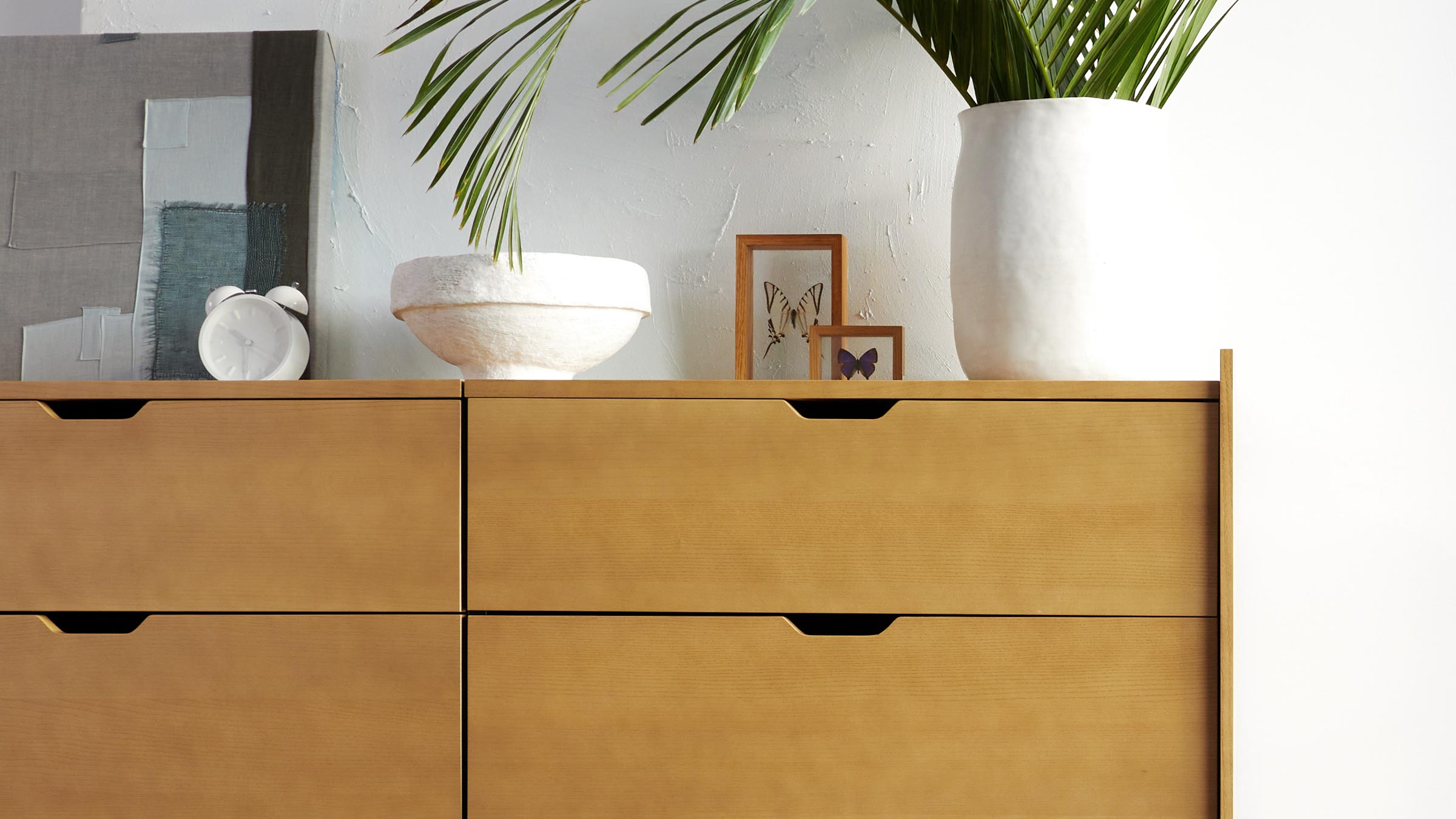 05_Prospect_Dresser_Lifestyle_57d0caad-3a2f-4673-b345-bf0eba979d93.jpg
