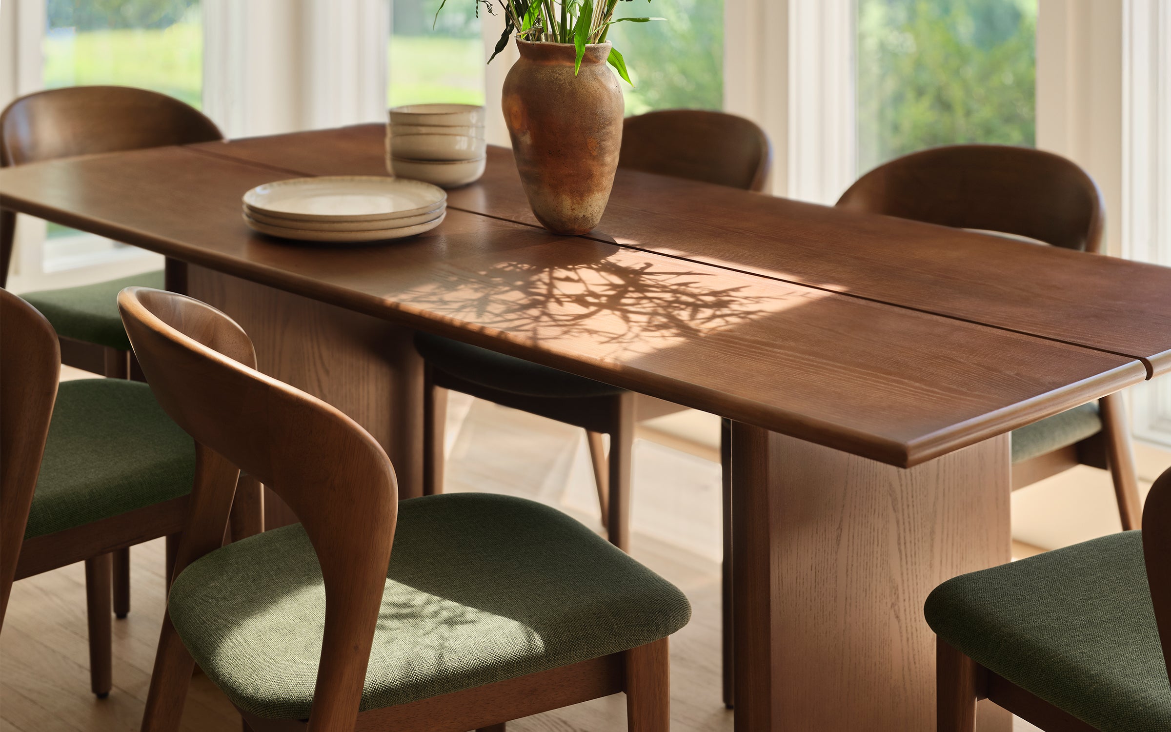 CopyofSonnetDining_GalleryTable_Detail.jpg