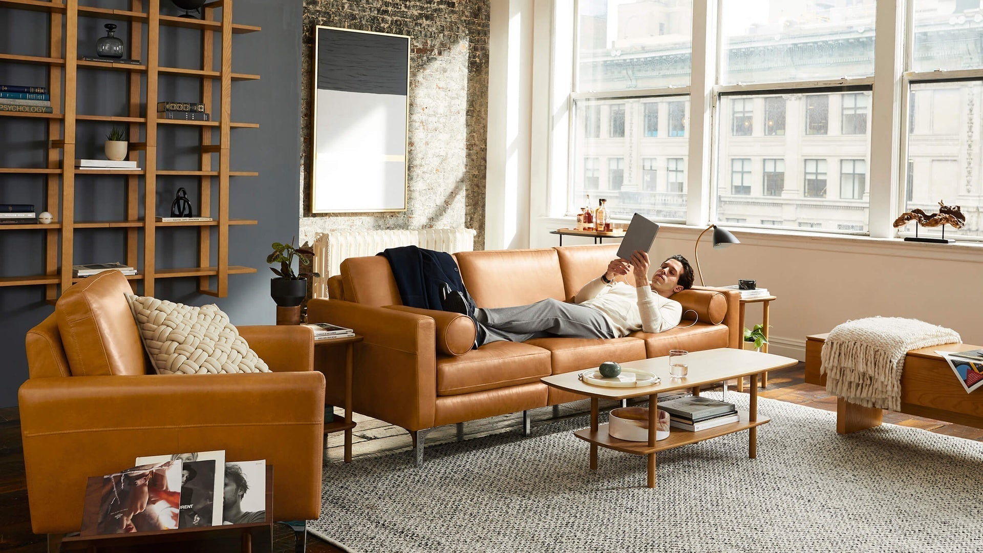 lifestyle-Sofa-Leather_a728fcc2-47e2-4bd9-8253-29dad84af079.jpg