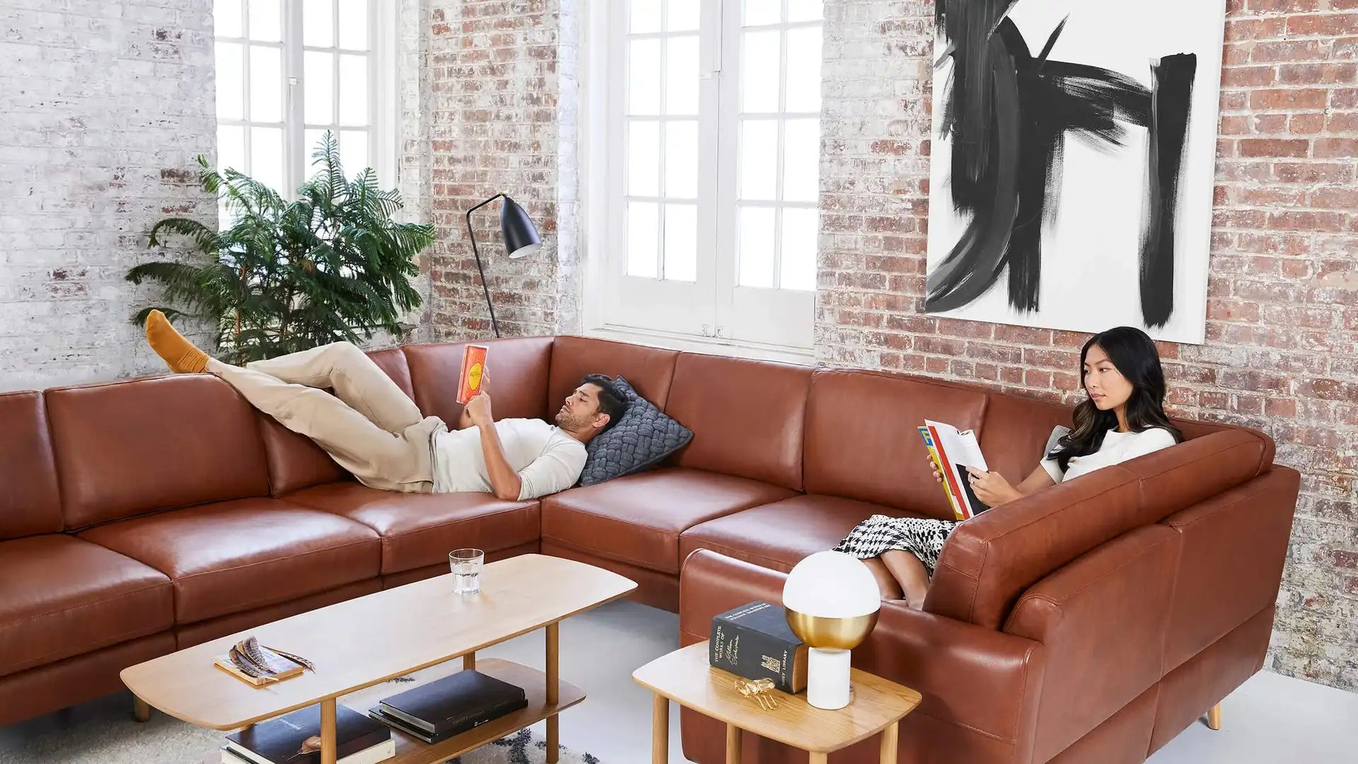 lifestyle-U-Sectional-Leather_2bd8ad25-7cdb-4257-8fe4-c1c9c60634ac.jpg
